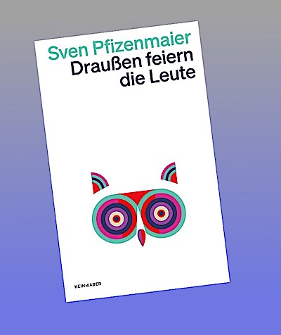 Draußen feiern die Leute